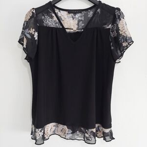 Atelier 29 Women’s Short Sleeve Blouse Size Medium Black Floral V-Neck Pullover